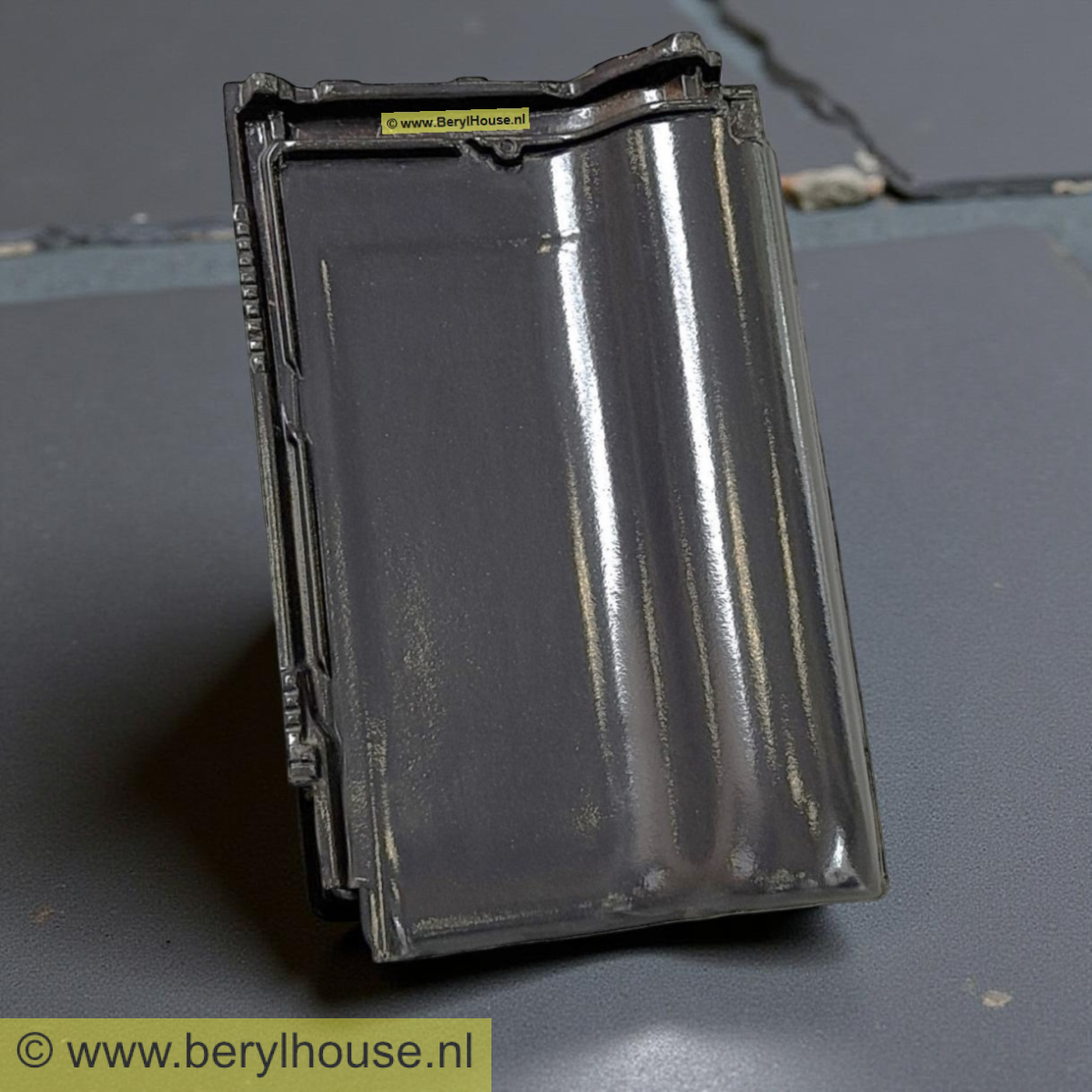 Dakpannen donker grijs mat verglaasd FD 9,5 (per m2)