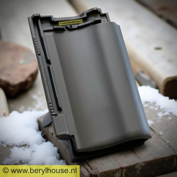 Dakpannen antraciet engobe OVH 11 (per m2) – Beryl House