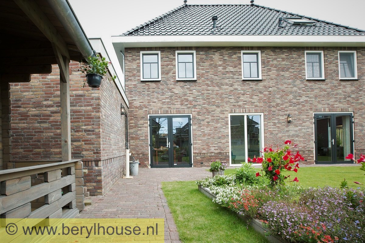 Metselstenen roodbruin handvorm WF (per stuk)