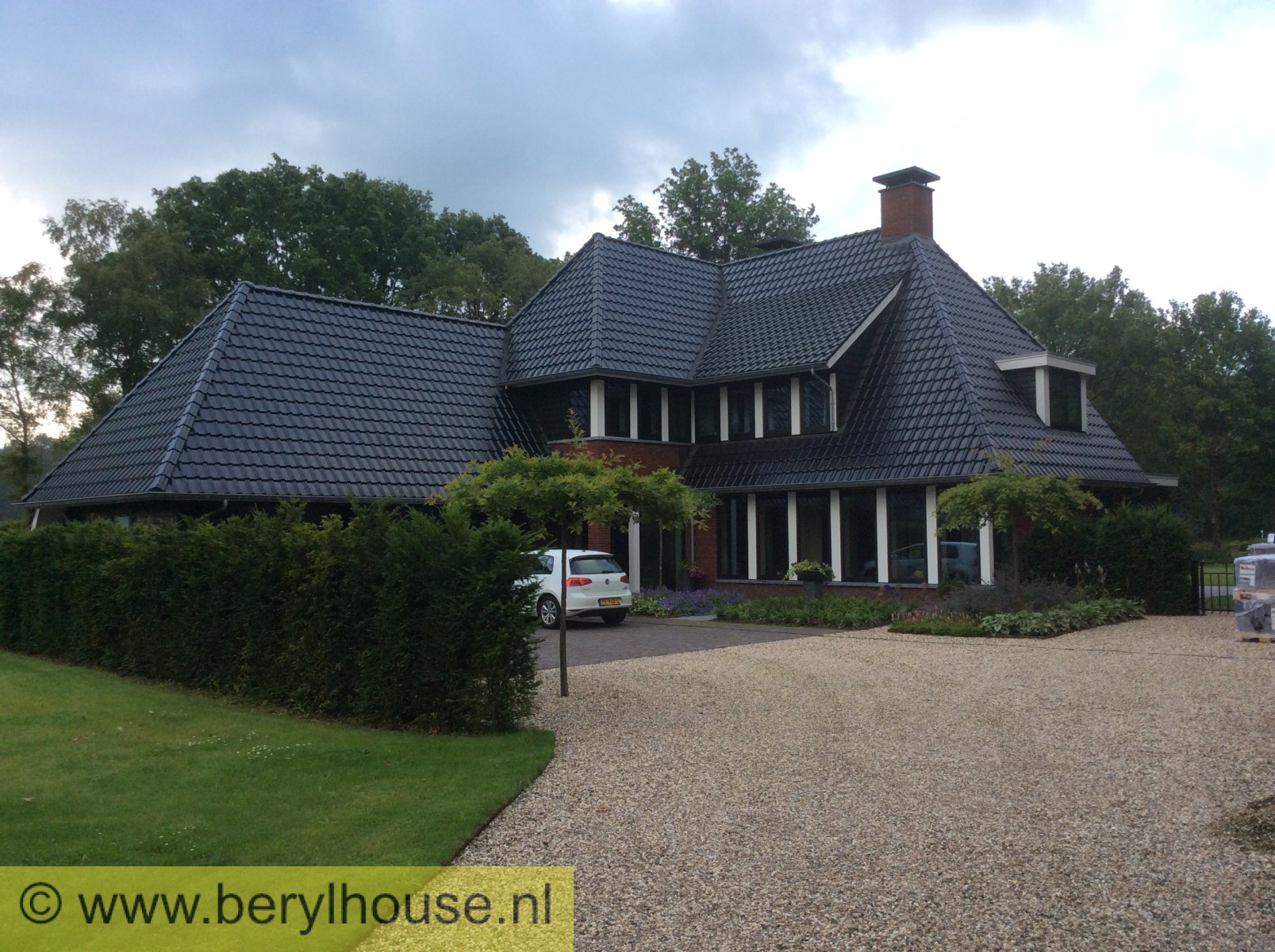 Dakpannen zwart mat verglaasd FD 10,5 (per m2)