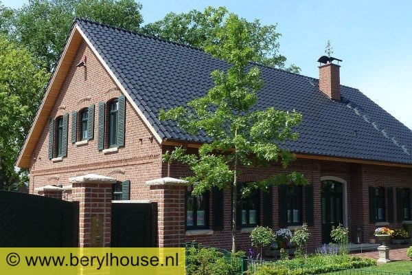 Dakpannen zwart mat verglaasd OVH 11 (per m2)