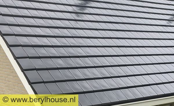 Dakpannen zwart mat verglaasd VLAKKE DAKPAN 11,8 (per m2)