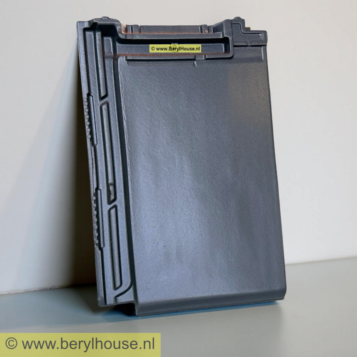 Dakpannen grijs mat glans engobe VLAKKE DAKPAN 11,8 (per m2)