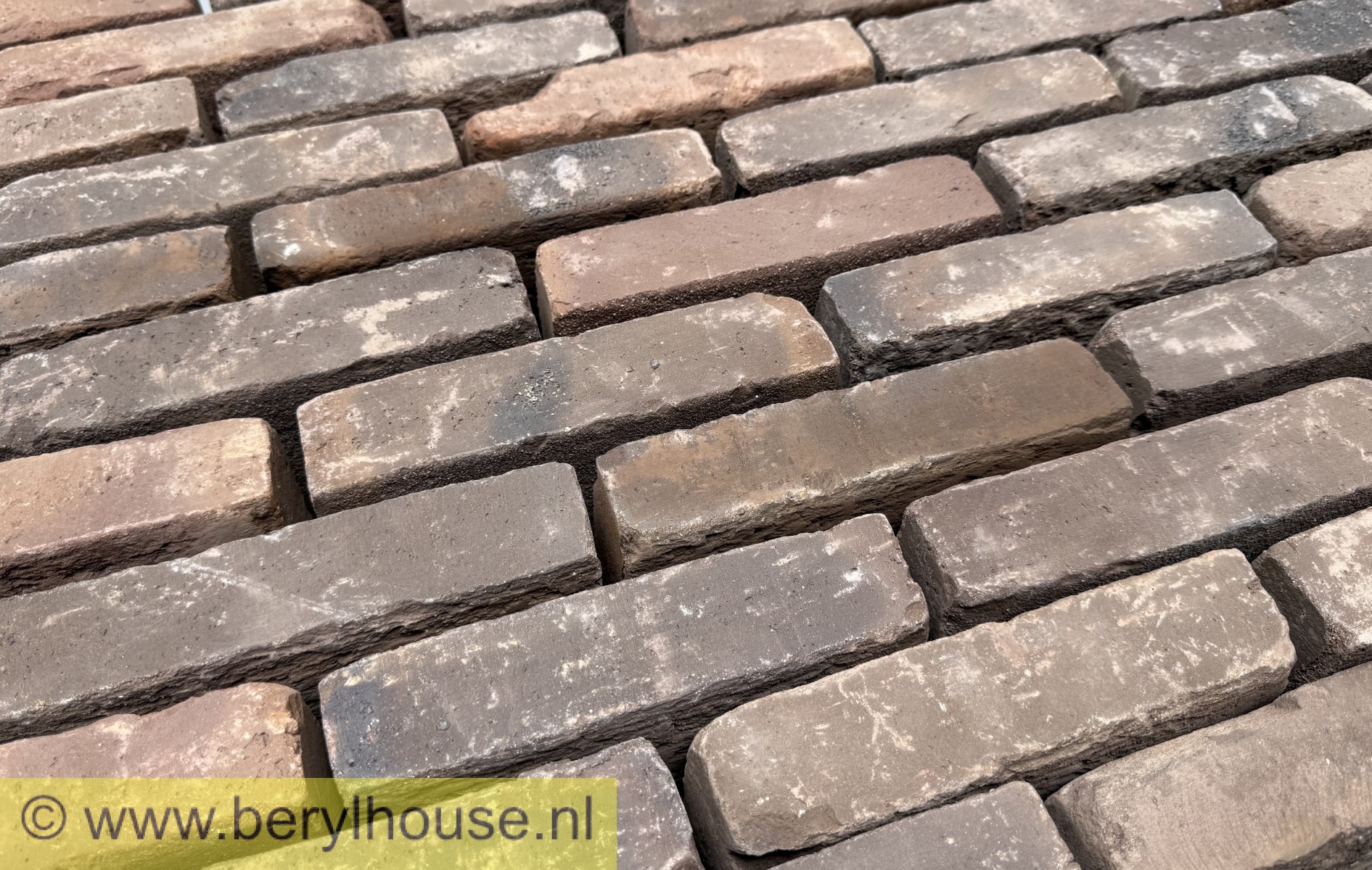 Metselstenen bruin gesinterd wasserstrich getrommeld WF (per stuk)